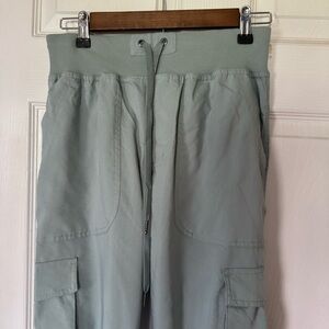 Women’s Light Green Athletic Hiking Green Cargo Pants Size Medium